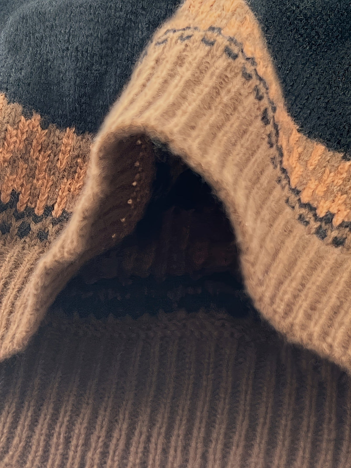 Chunky Knit Sweater with Jacquard Weave Pattern and Round Neck, Hip Length