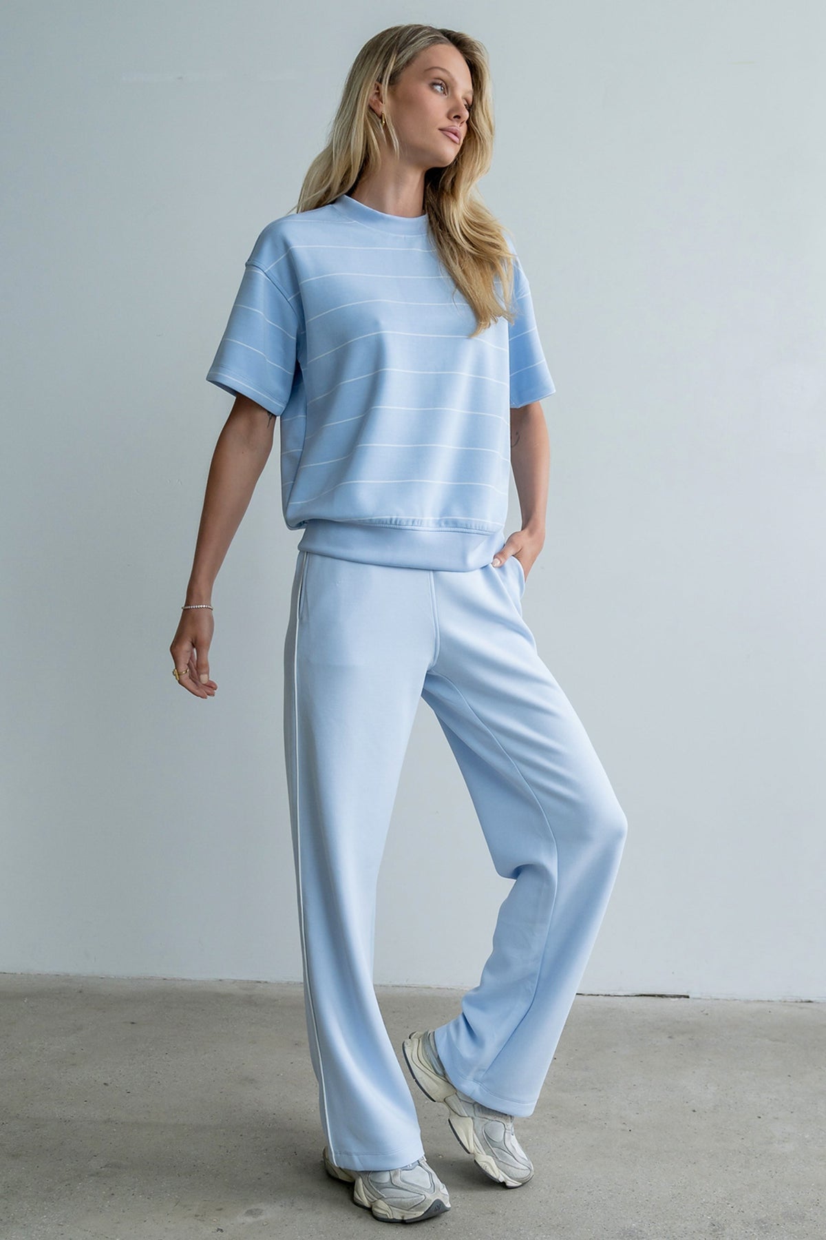 High Waisted Wide Leg Jeans with Front Seam Detail and Pockets