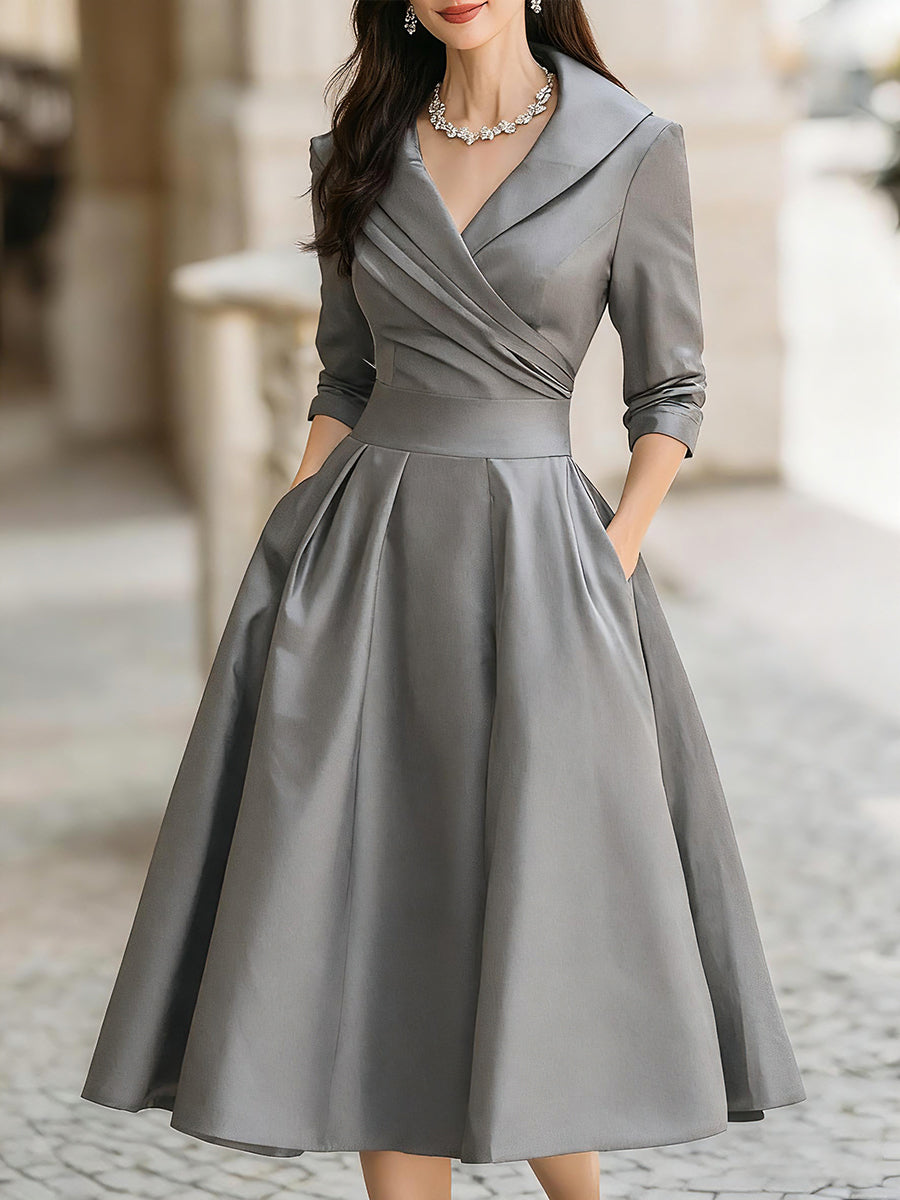 Tailored Evening Dress with V-Neck and Structured Silhouette for Events