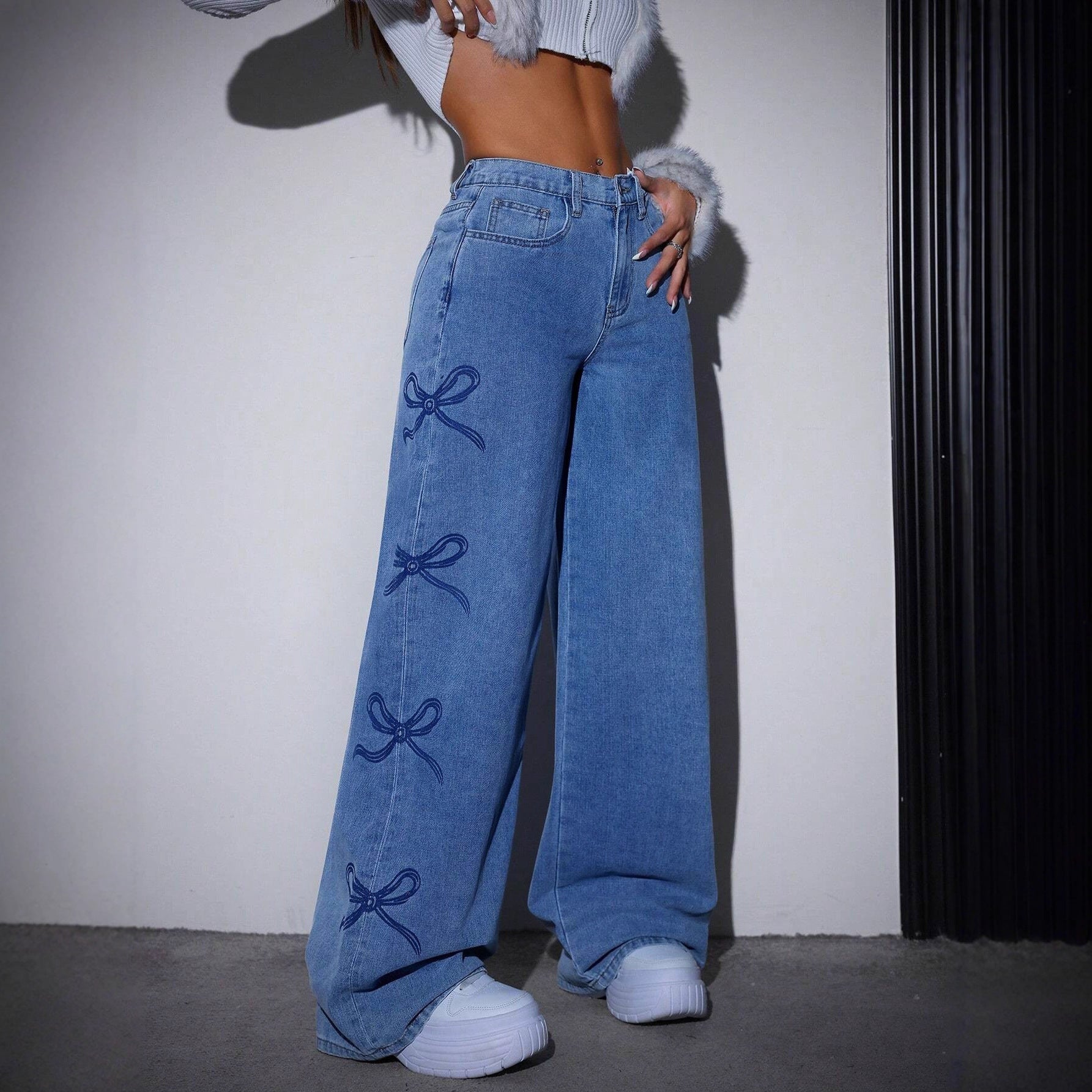 Women's High Waist Wide Leg Jeans - Bow Embroidery Detail - Button Fly