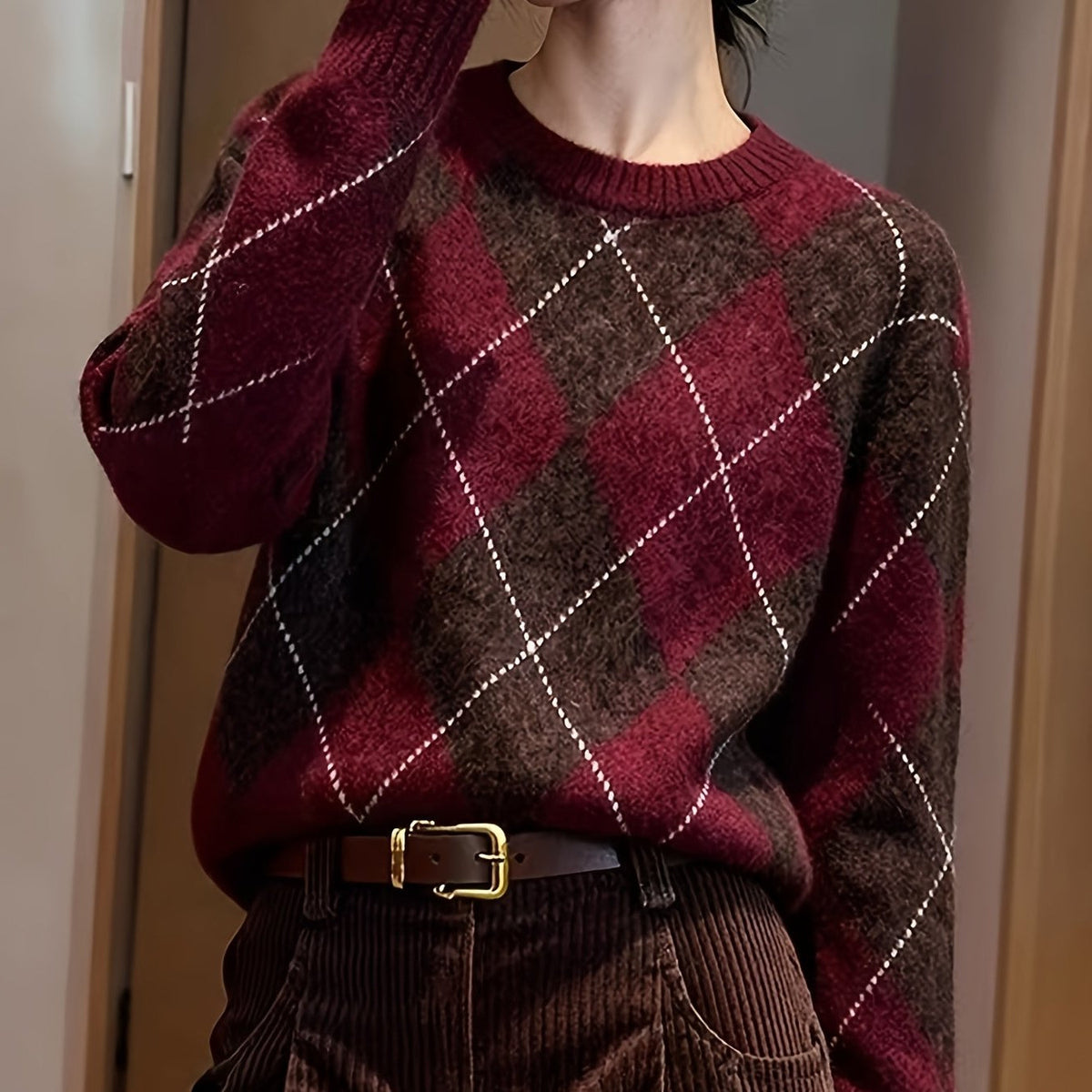 Diamond Argyle Sweater with Round Neck and Long Sleeves for Relaxed Fit