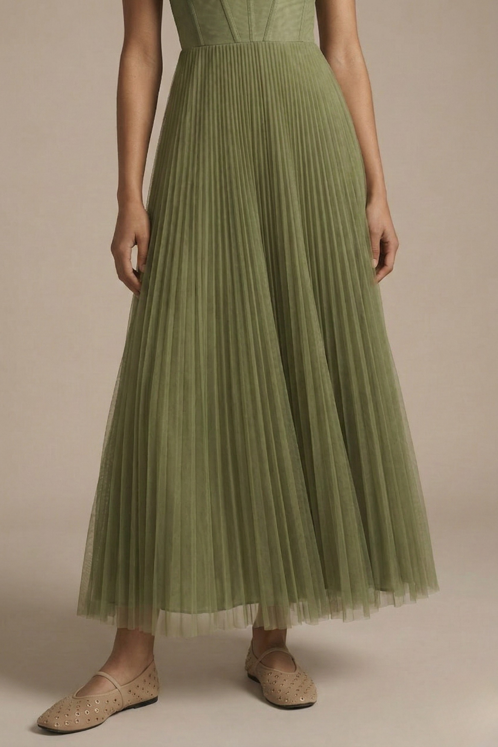 Elegant Green Pleated Fit & Flare Midi Dress – Sculpted Bodice with Flowing Silhouette