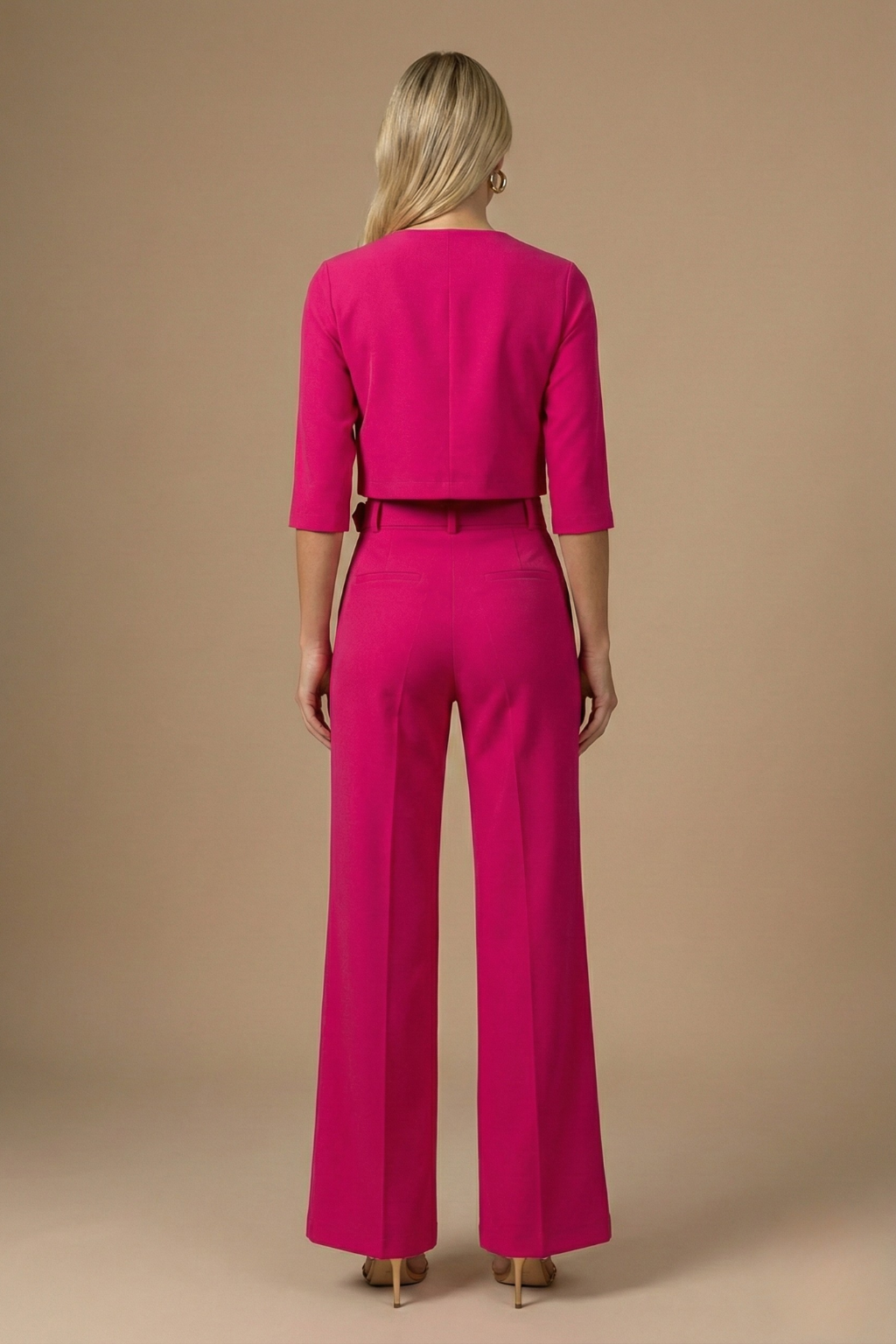 Damen-Set aus modernem Oberteil und Hose – Eleganter, maßgeschneiderter Look