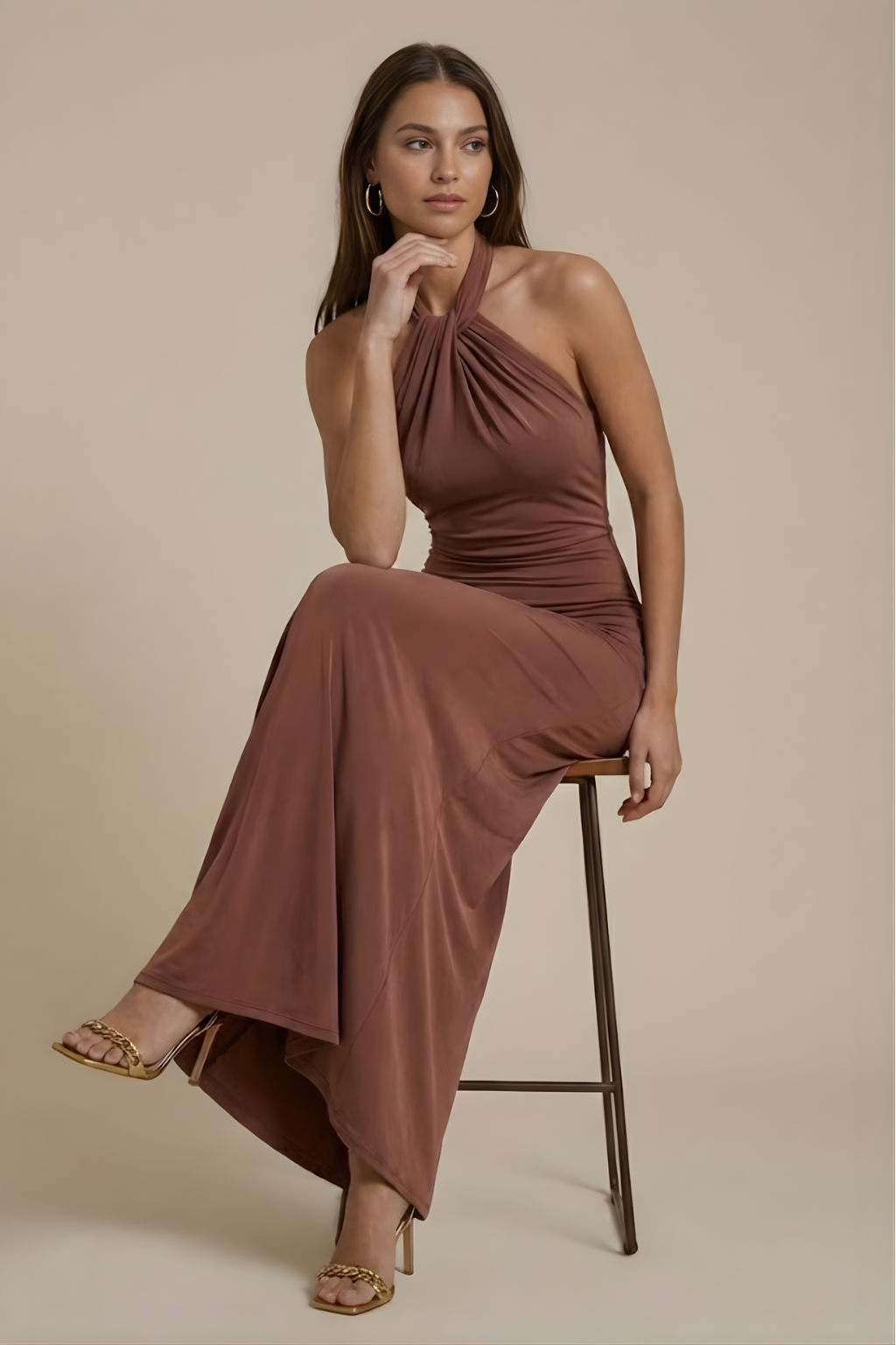 Women’s Elegant Halter Neck Maxi Dress with Sculpted Silhouette for Evening Wear