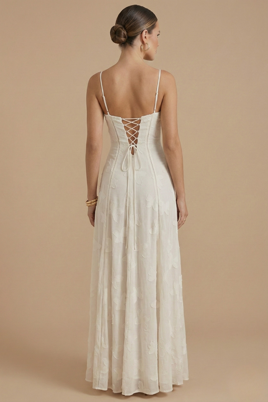 Elegant Floral Maxi Dress with Spaghetti Straps and Fitted Bodice