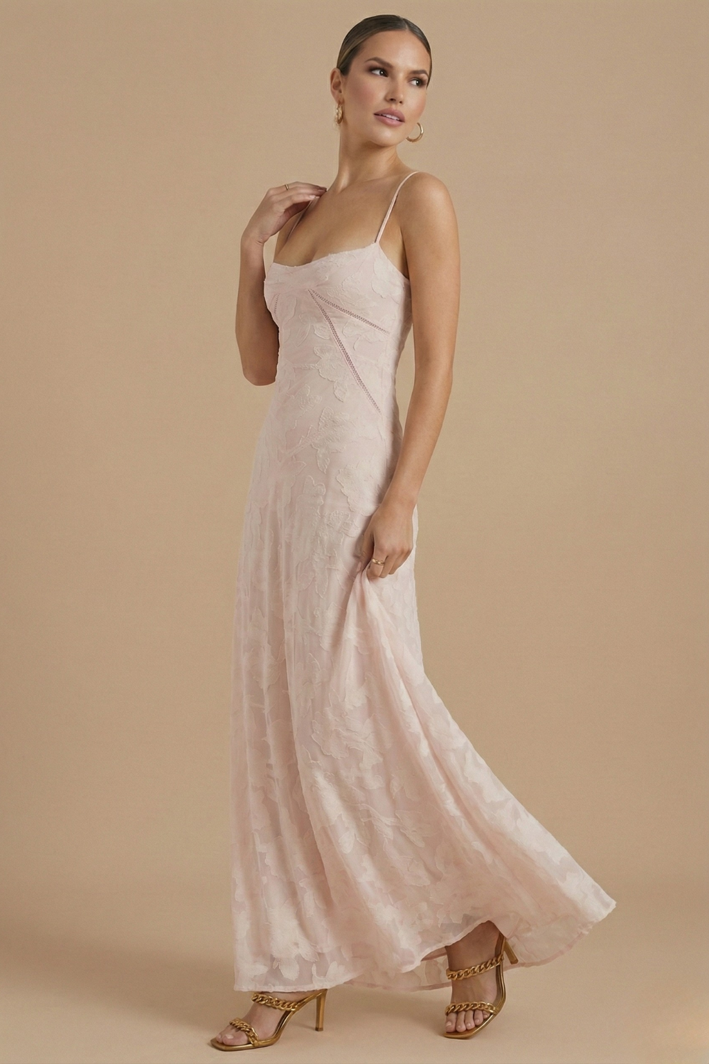 Elegant Floral Maxi Dress with Spaghetti Straps and Fitted Bodice, Pink / M Elegant Floral Maxi Dress with Spaghetti Straps and Fitted Bodice, Pink / M