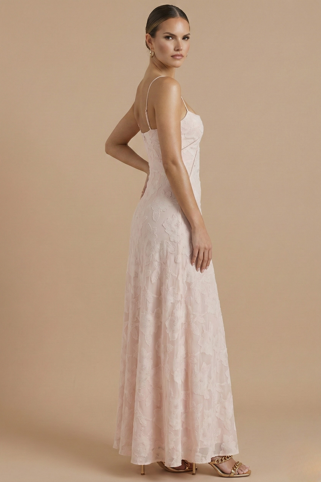 Elegant Floral Maxi Dress with Spaghetti Straps and Fitted Bodice