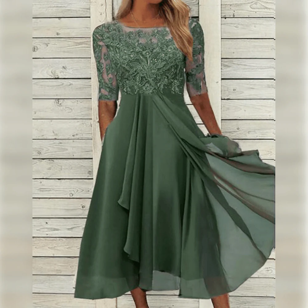 Elegant Dress with Body Conforming Fit for Weddings and Events
