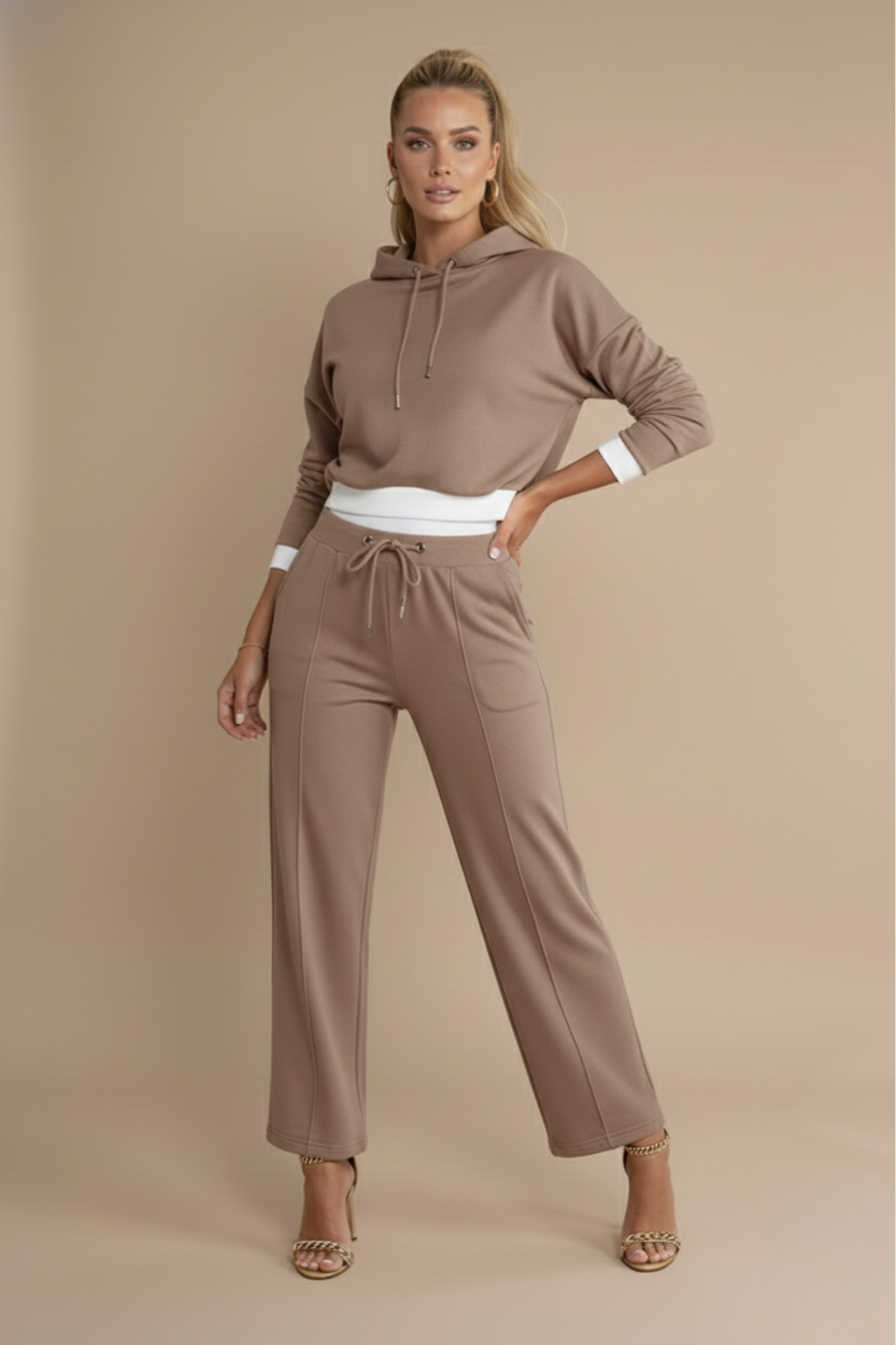 Conjunto de chándal de dos piezas para mujer con sudadera con capucha - Pantalones de pierna ancha - Atuendo coordinado de ajuste relajado