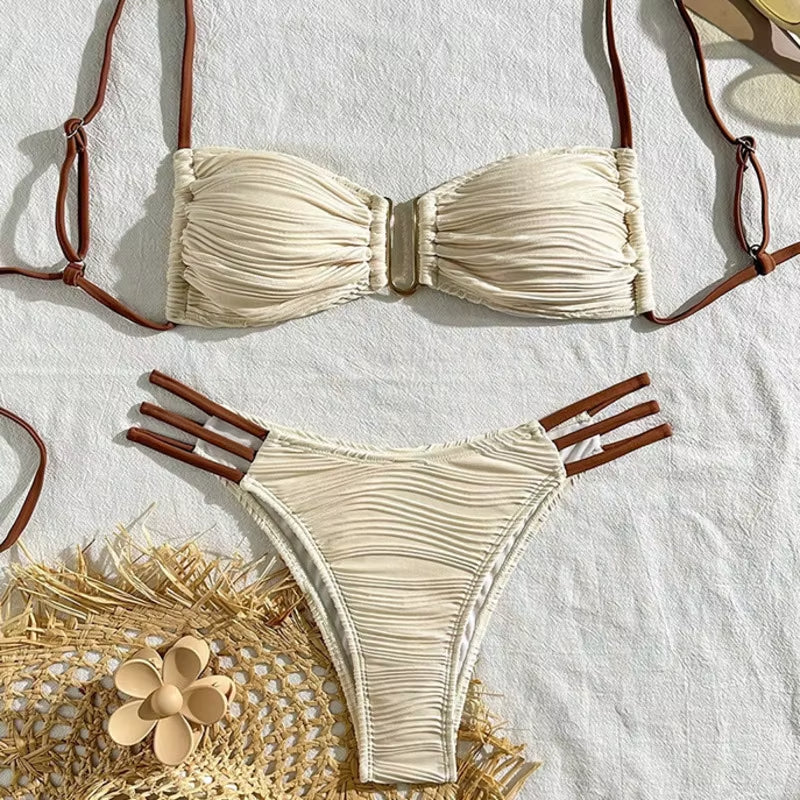 Conjunto de bikini de dos piezas para mujer - Top bandeau fruncido con herrajes metálicos y braguita con triple tira y corte cheeky