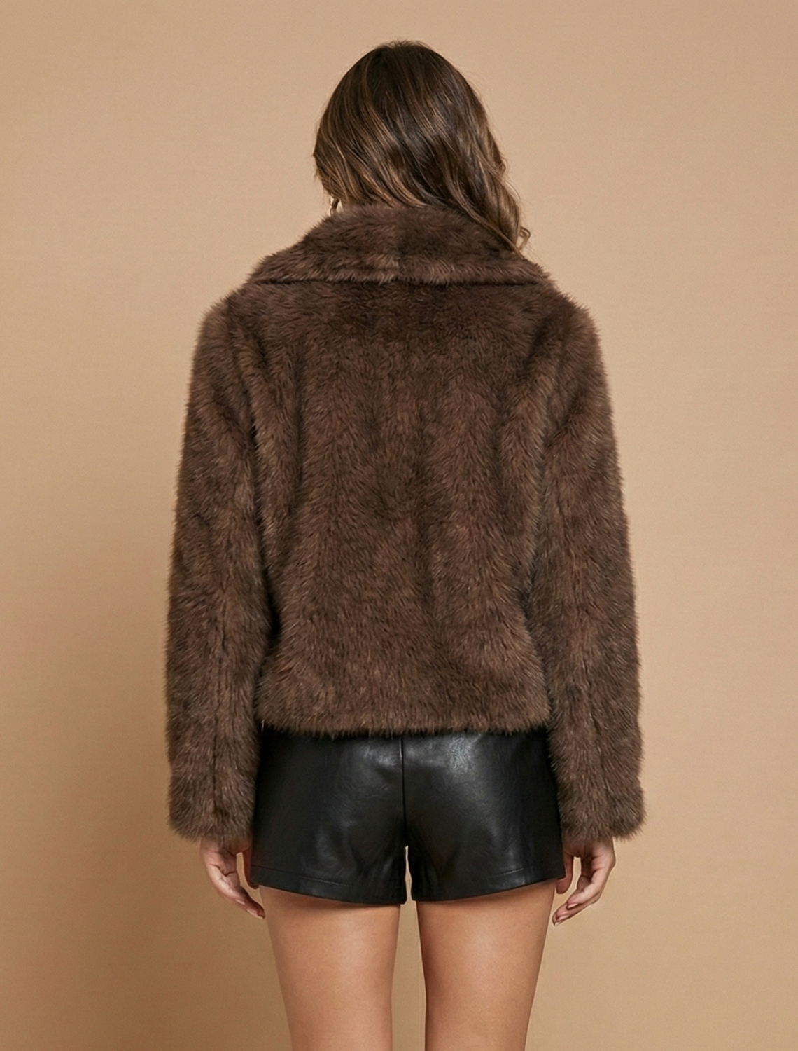 Women’s Relaxed Fit Faux Fur Jacket – Plush Texture