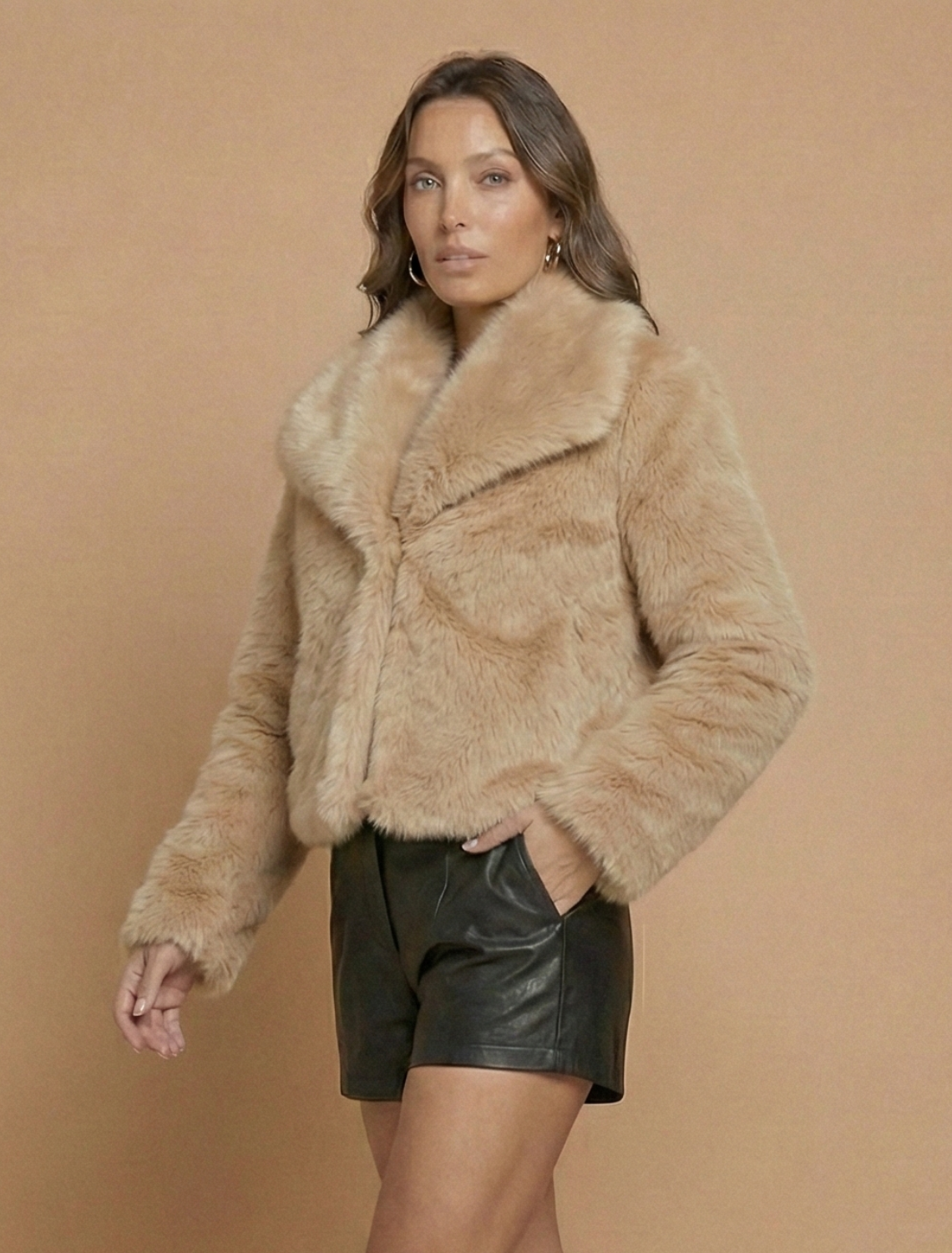 Women’s Relaxed Fit Faux Fur Jacket – Plush Texture