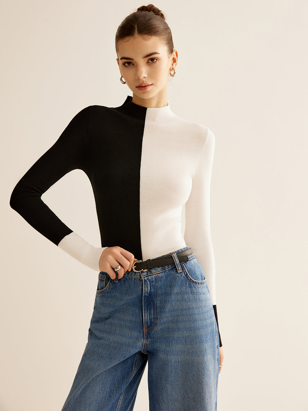 Slim Fit Knit Sweater with Medium Stretch and Four Fiber Blend