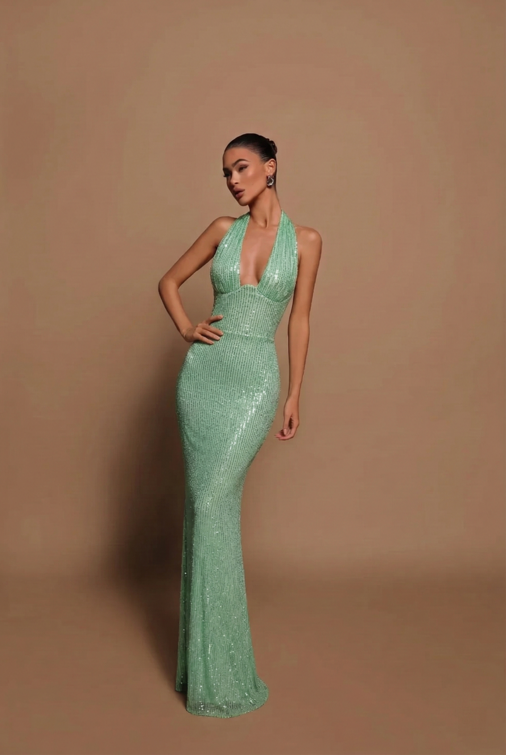 Elegant Halter Neck Maxi Dress with Deep Plunge Silhouette