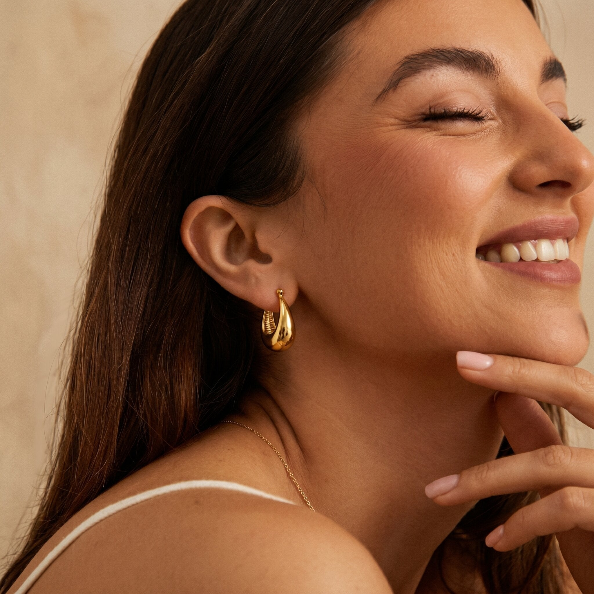 Women's Gold Hoop Teardrop Huggie Earrings