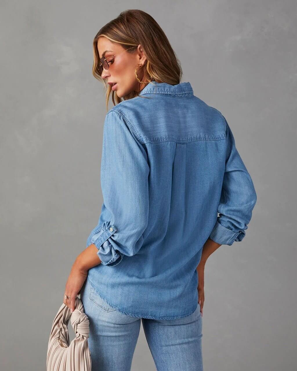 Damen Oversized Denim-Hemd – langärmliges Design mit Knopfleiste und Brusttaschen