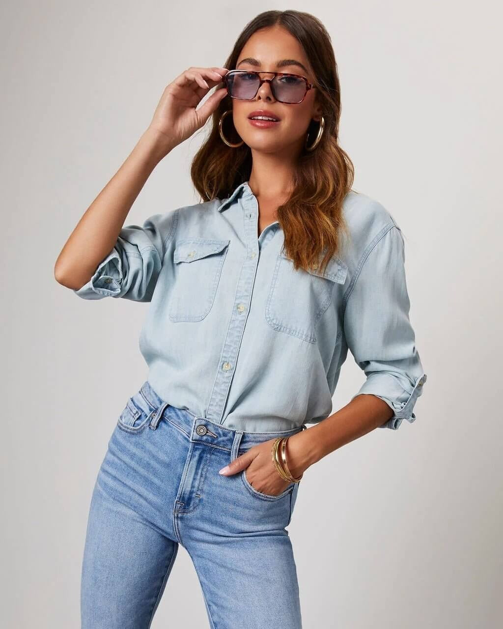 Damen Oversized Denim-Hemd – langärmliges Design mit Knopfleiste und Brusttaschen