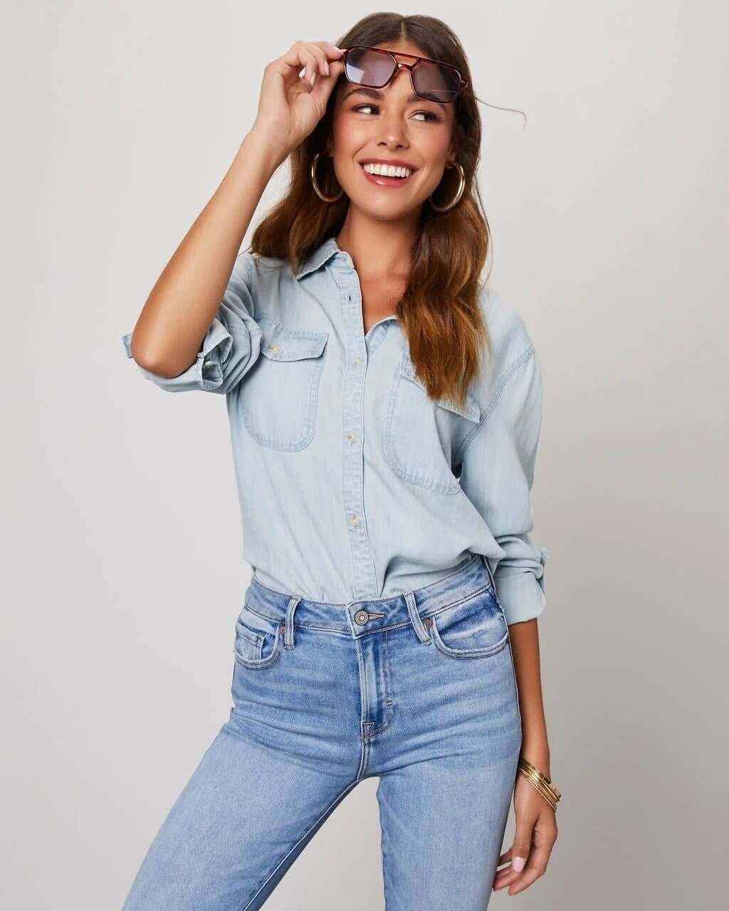 Damen Oversized Denim-Hemd – langärmliges Design mit Knopfleiste und Brusttaschen