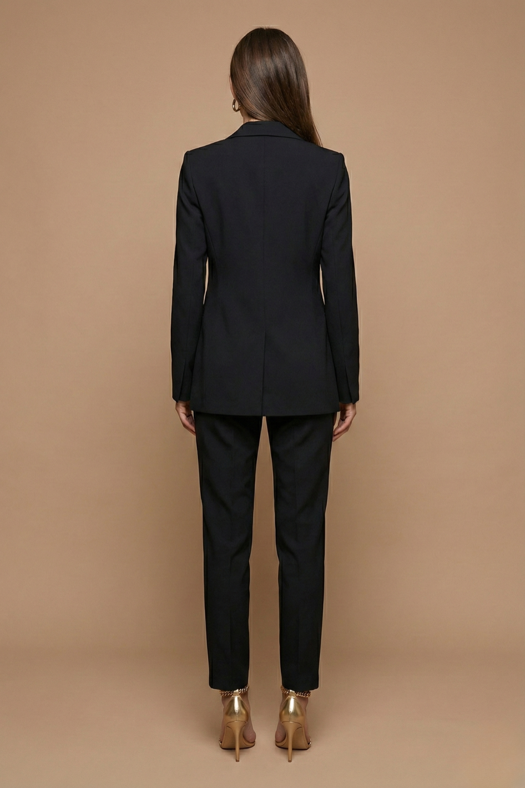 Women’s Tailored Two-Piece Suit with Satin Lapel – Sharp Evening Silhouette