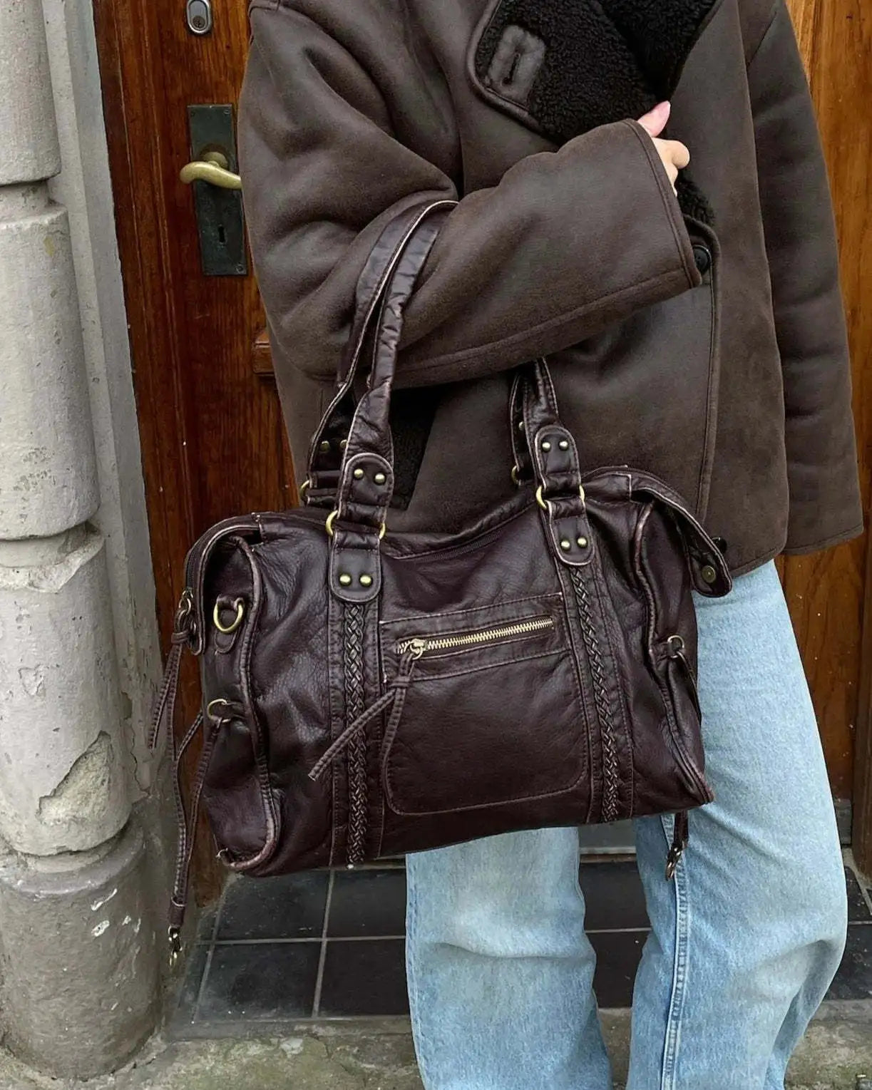 Women Structured Shoulder Handbag - Zip Pocket Everyday Carry Design