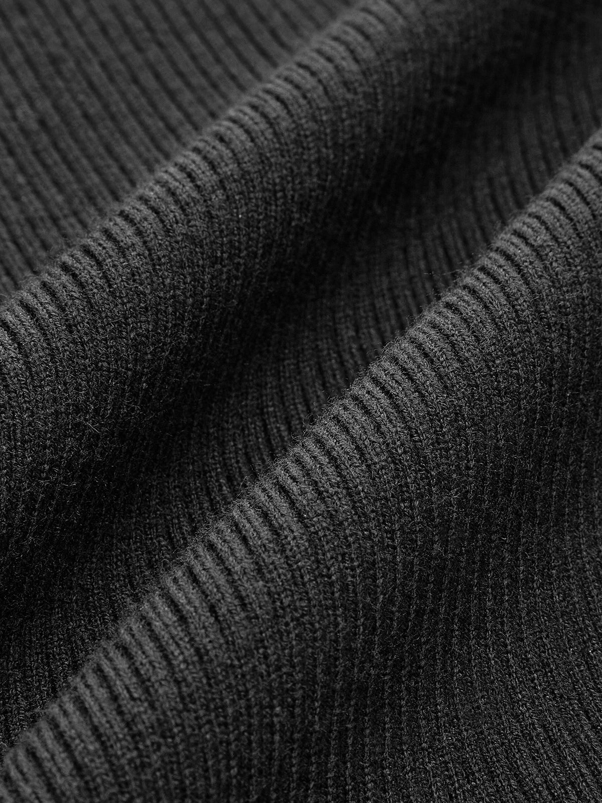Slim Fit Knit Top with Contrast Binding Edge and Medium Stretch