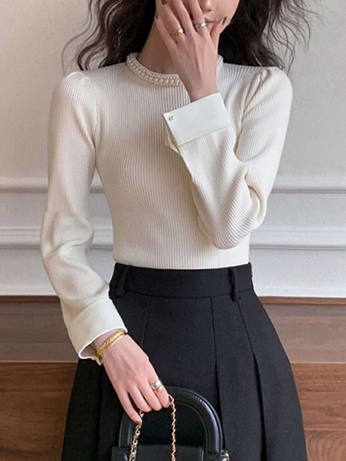 Slim Fit Knit Top with Contrast Binding Edge and Medium Stretch
