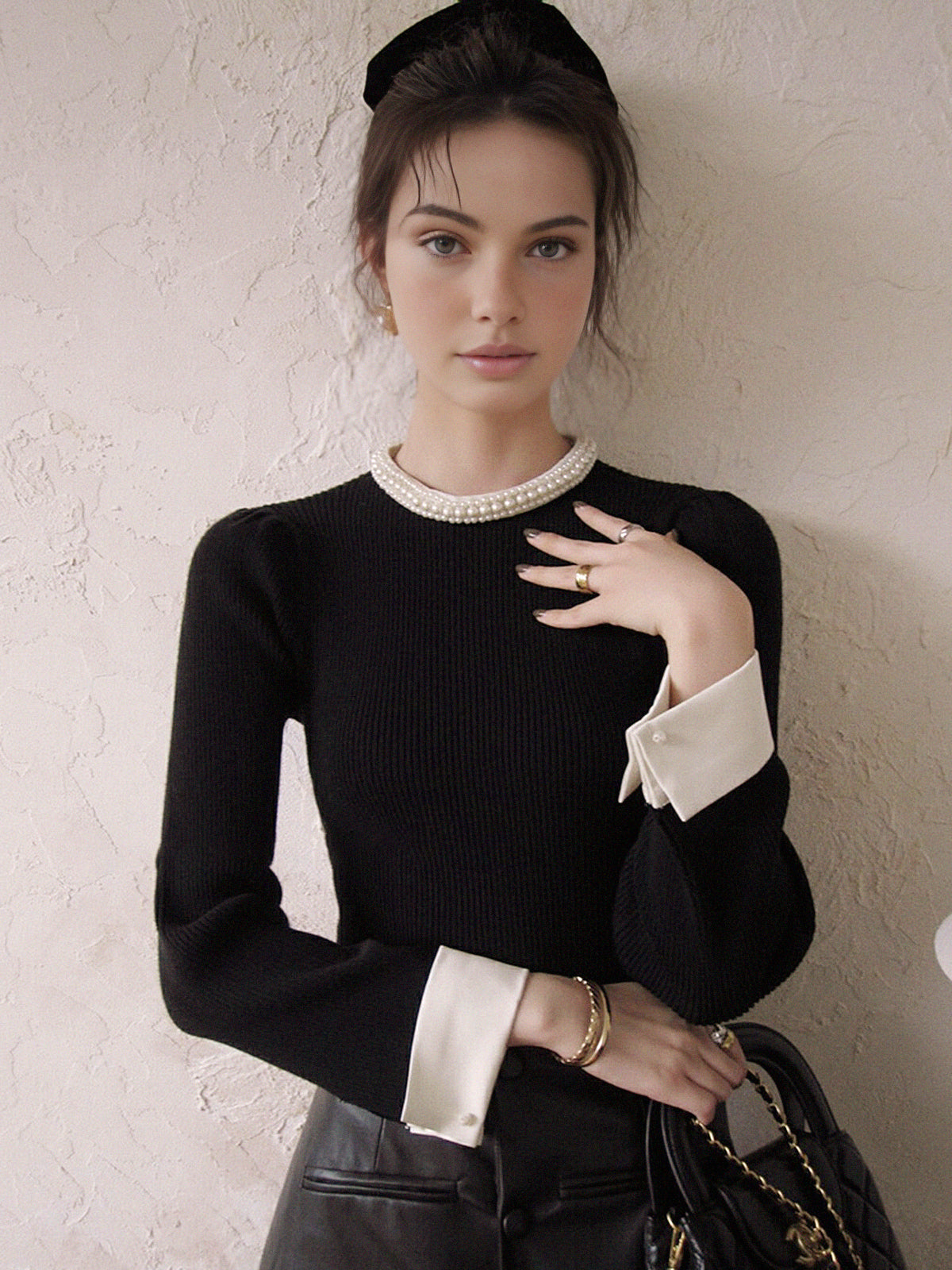 Slim Fit Knit Top with Contrast Binding Edge and Medium Stretch