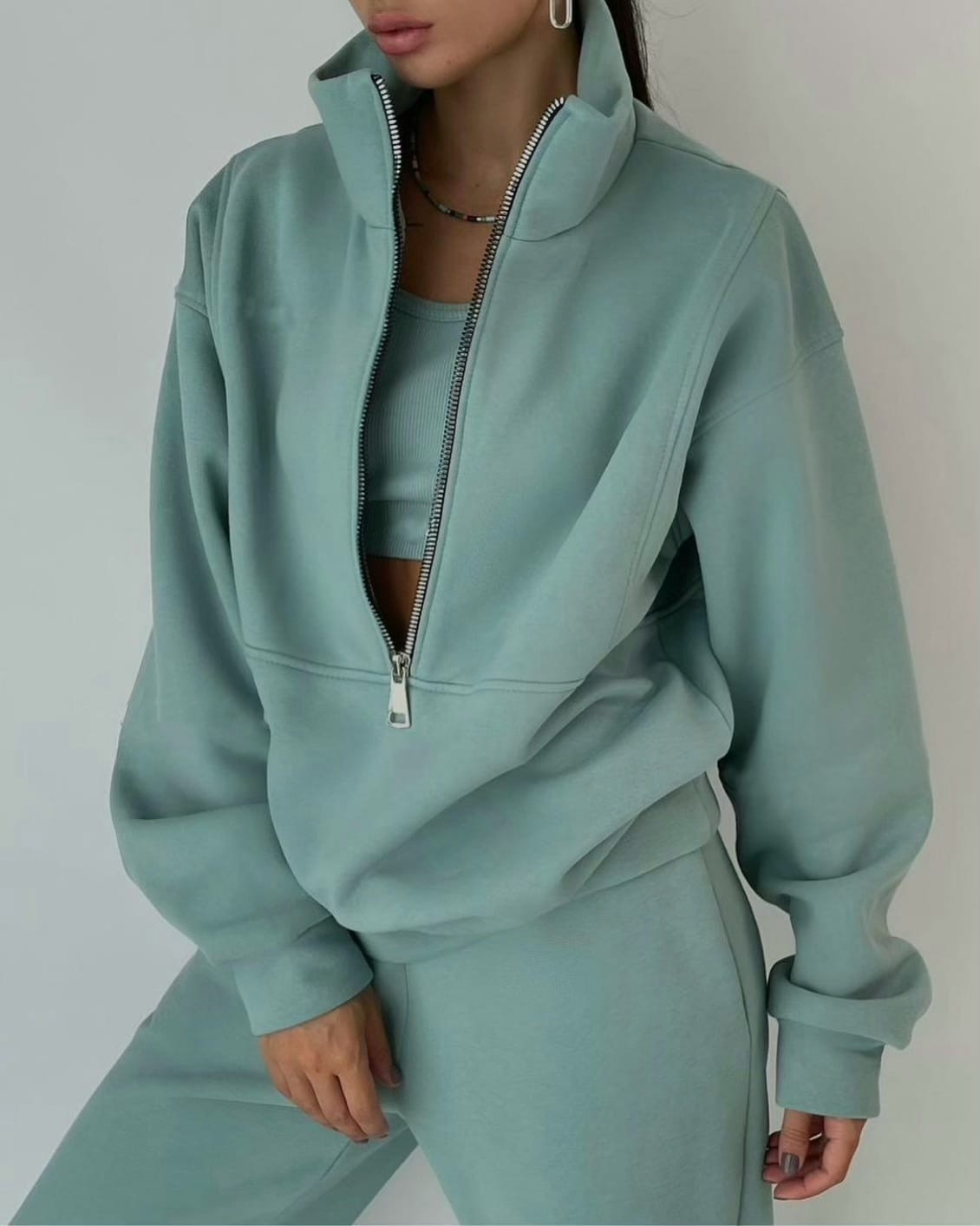 Completo Lounge da Donna Oversize con Zip al Collo – Sillhouette Rilassata a Due Pezzi