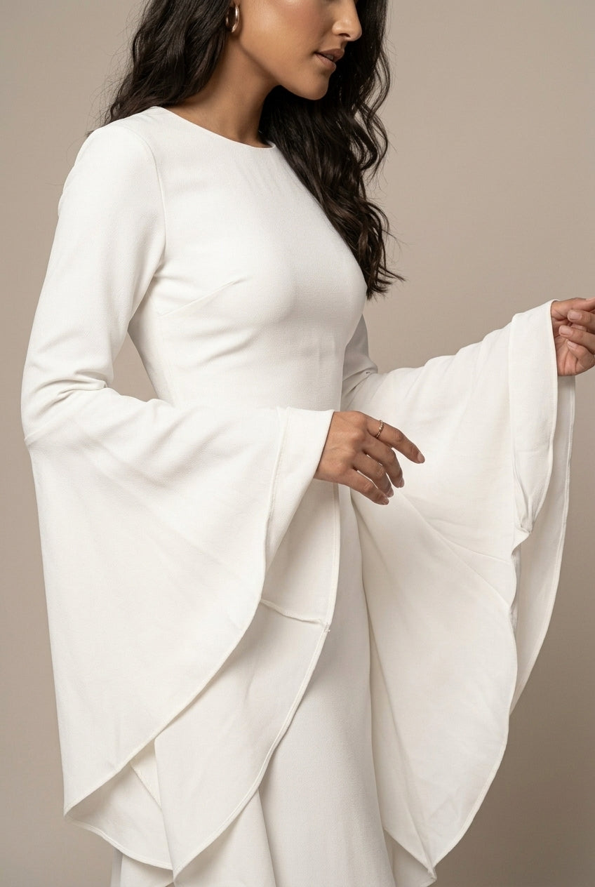 Damen-Maxikleid mit Rundhalsausschnitt und dramatisch ausgestellten Ärmeln