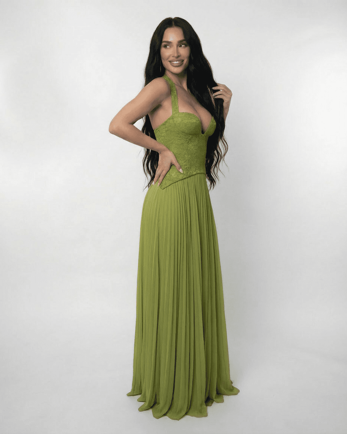 Women's Halter Neck Sweetheart Lace Up Back Pleated Maxi Dress