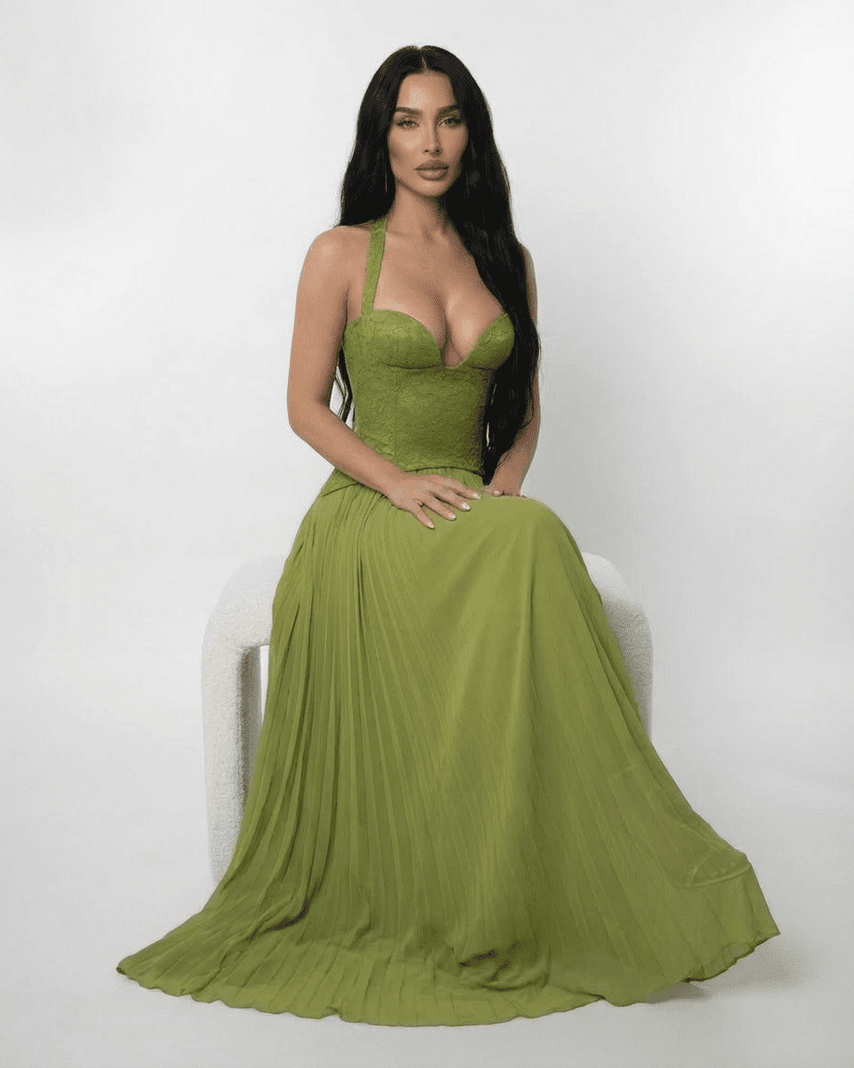 Women's Halter Neck Sweetheart Lace Up Back Pleated Maxi Dress