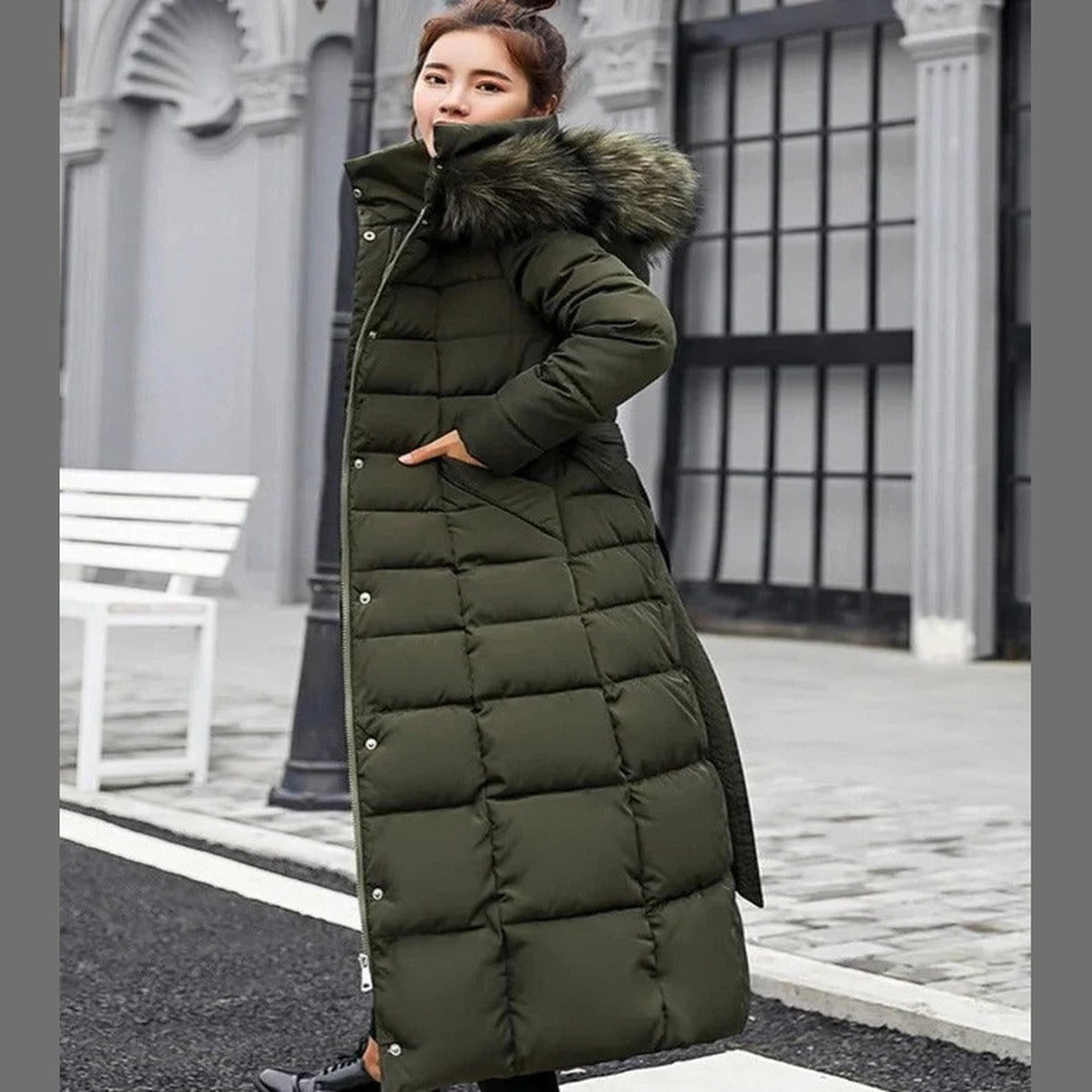 Women's Winter Jacket with Fleece Lining and Hooded Design