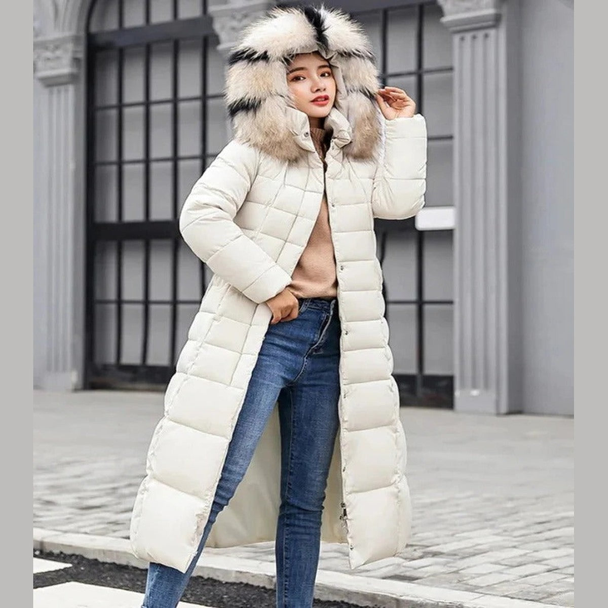 Women's Winter Jacket with Fleece Lining and Hooded Design