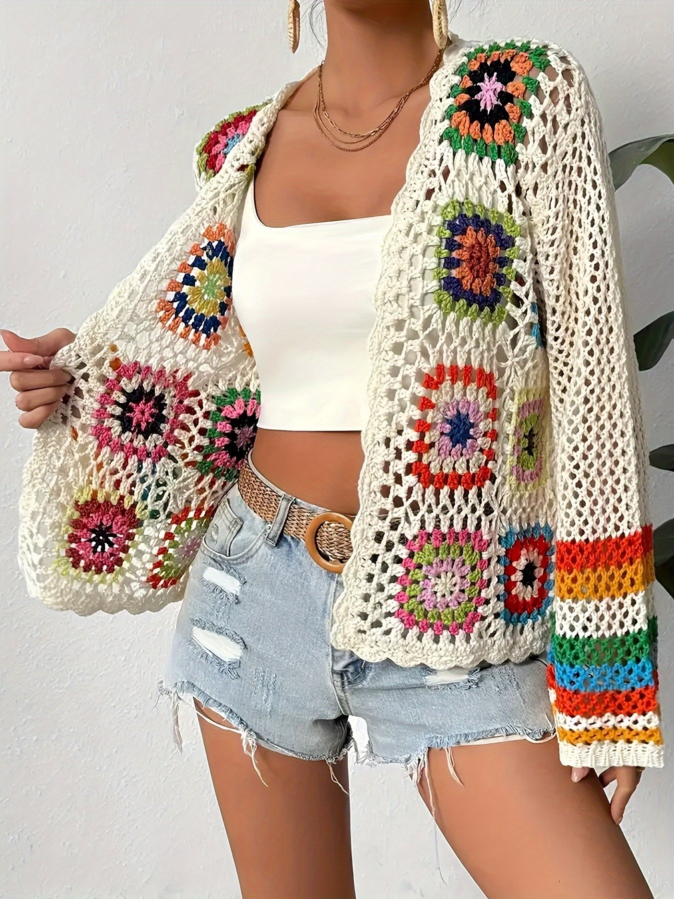 Damen gehäkelter Cardigan - Offene Vorderseite, lange Ärmel, Granny-Square-Blumenmuster, offene Strickjacke mit gestreiften Bündchen