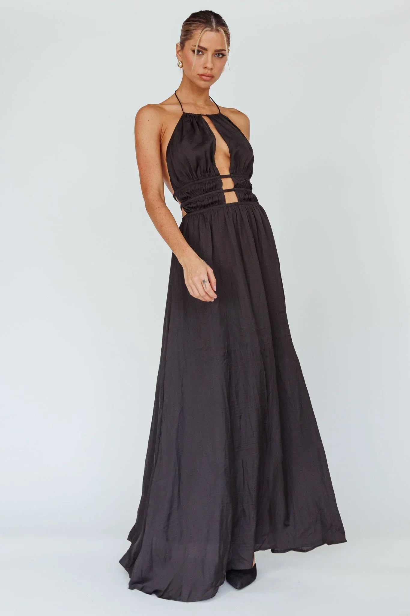 Women's Halter Neck Keyhole Cutout Open Back Lace-Up Maxi Dress