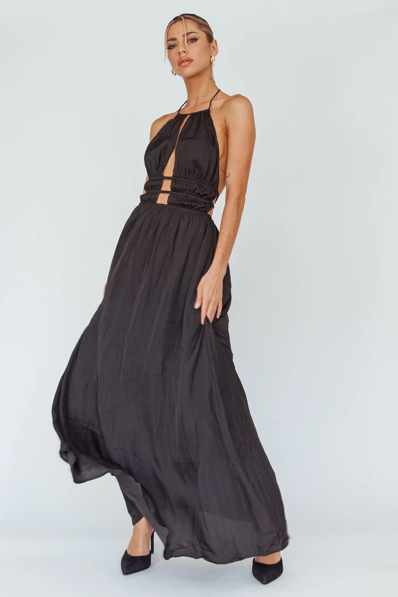 Women's Halter Neck Keyhole Cutout Open Back Lace-Up Maxi Dress