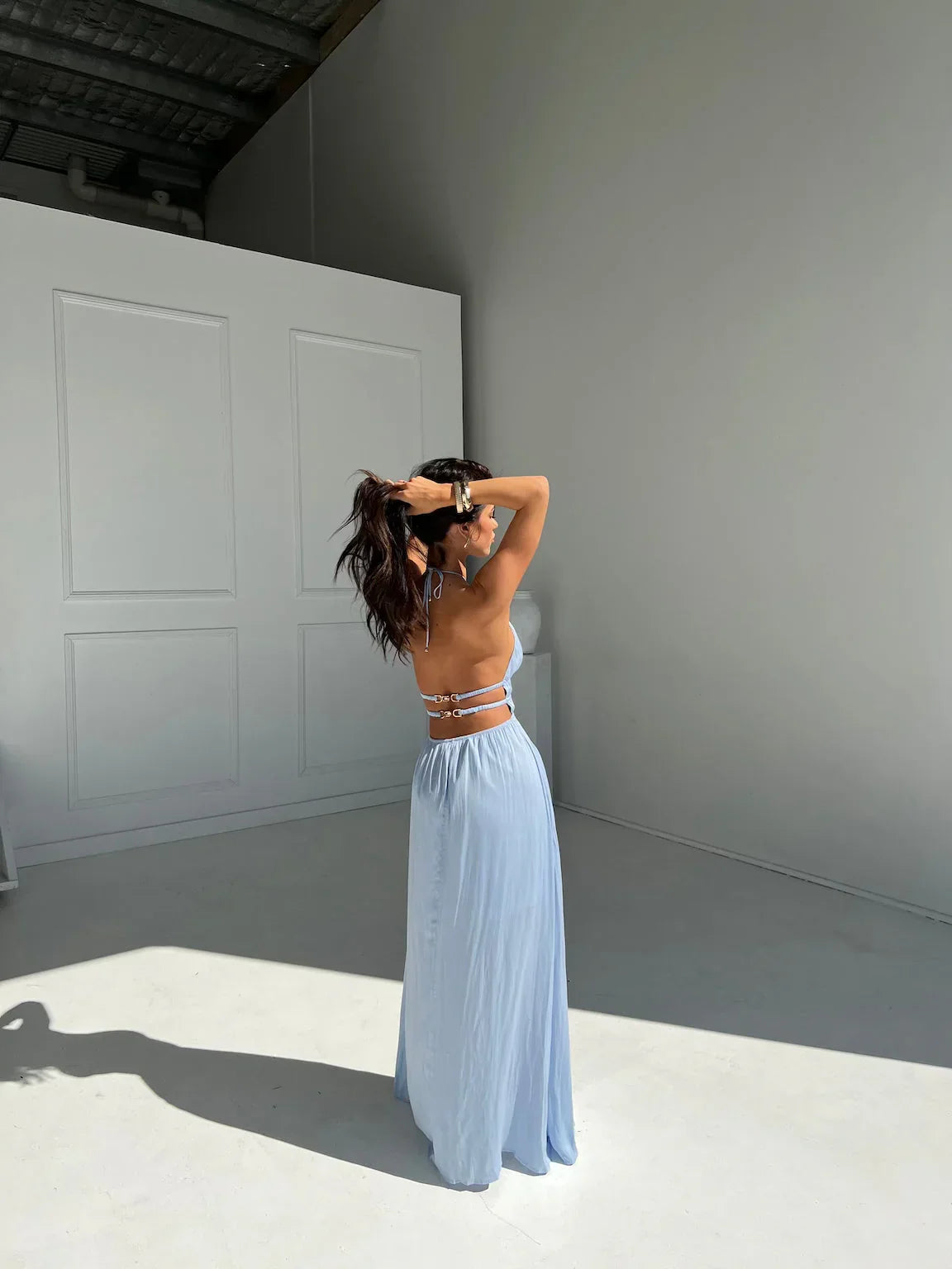 Women's Halter Neck Keyhole Cutout Open Back Lace-Up Maxi Dress