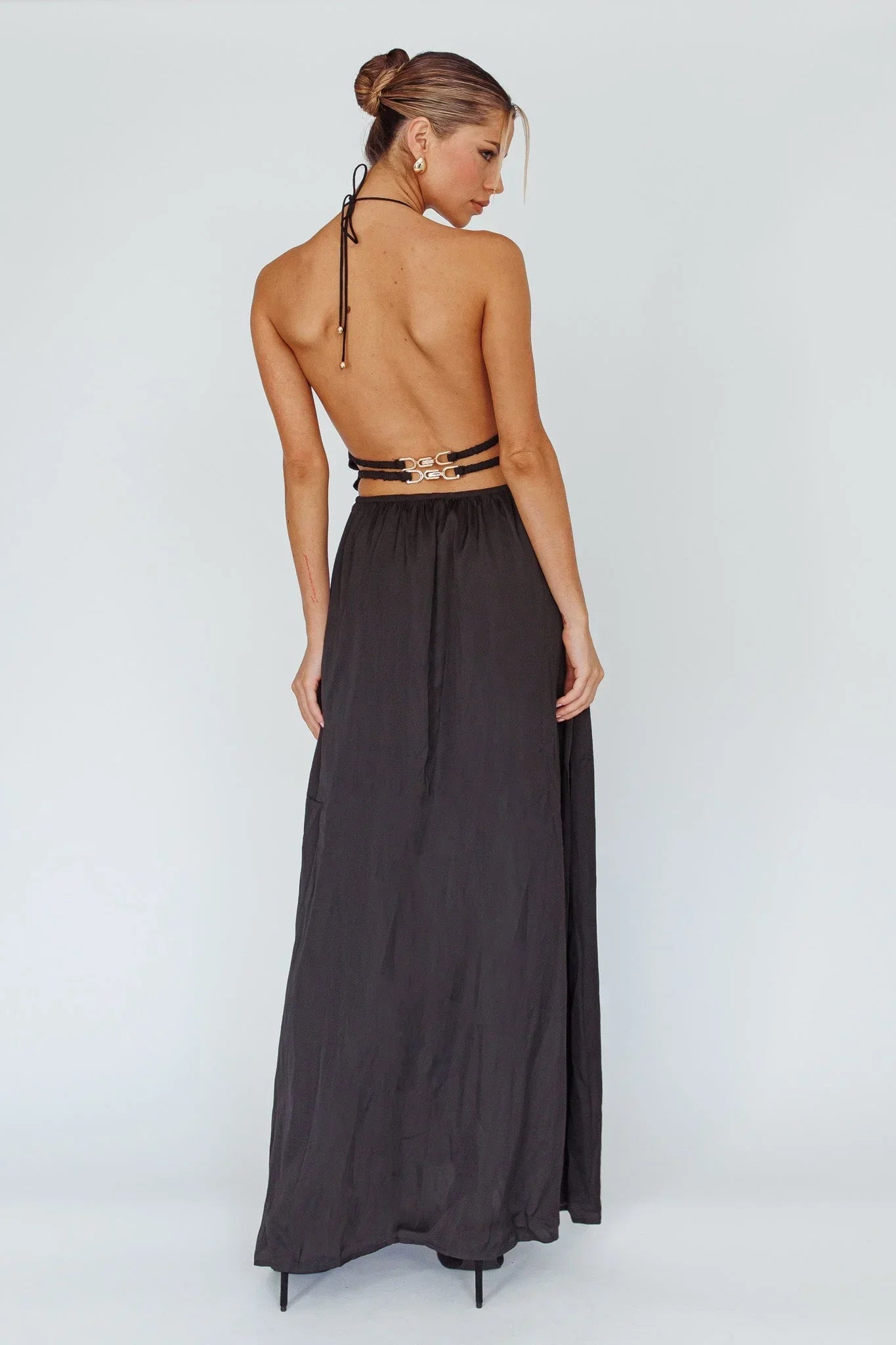 Women's Halter Neck Keyhole Cutout Open Back Lace-Up Maxi Dress