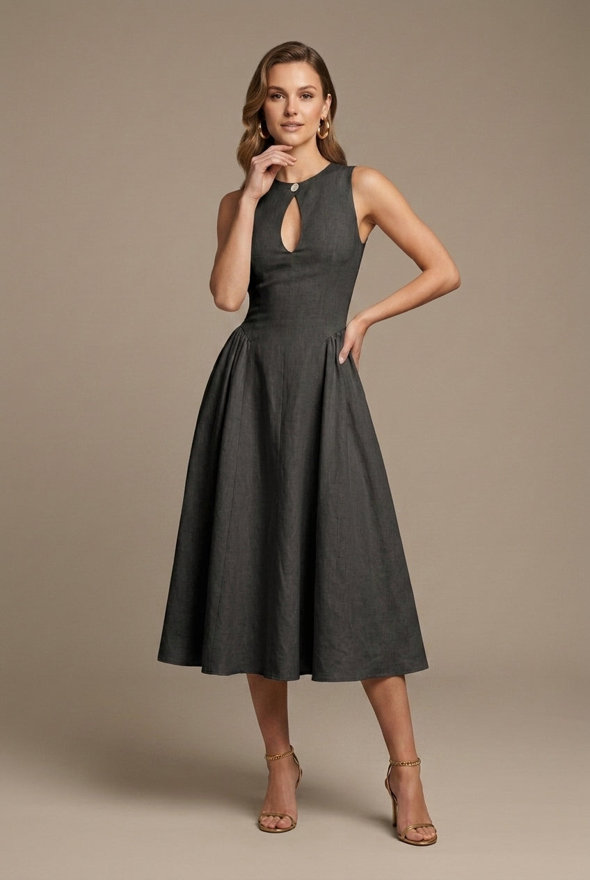 Women's Sleeveless Keyhole Cutout A-Line Midi Dress - Button Closure