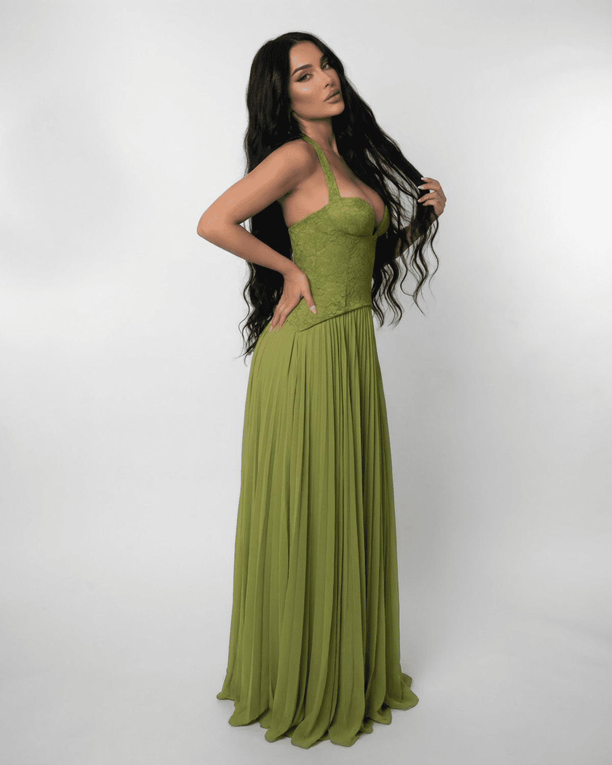 Women's Halter Neck Sweetheart Lace Up Back Pleated Maxi Dress