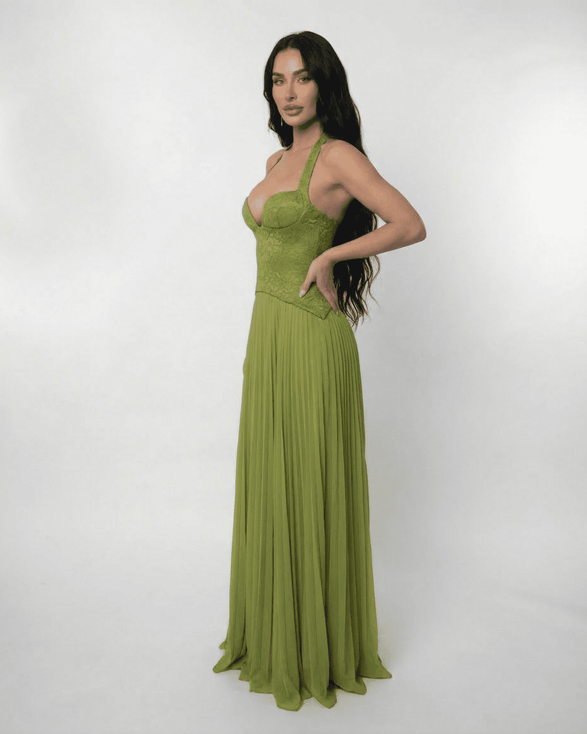 Women's Halter Neck Sweetheart Lace Up Back Pleated Maxi Dress